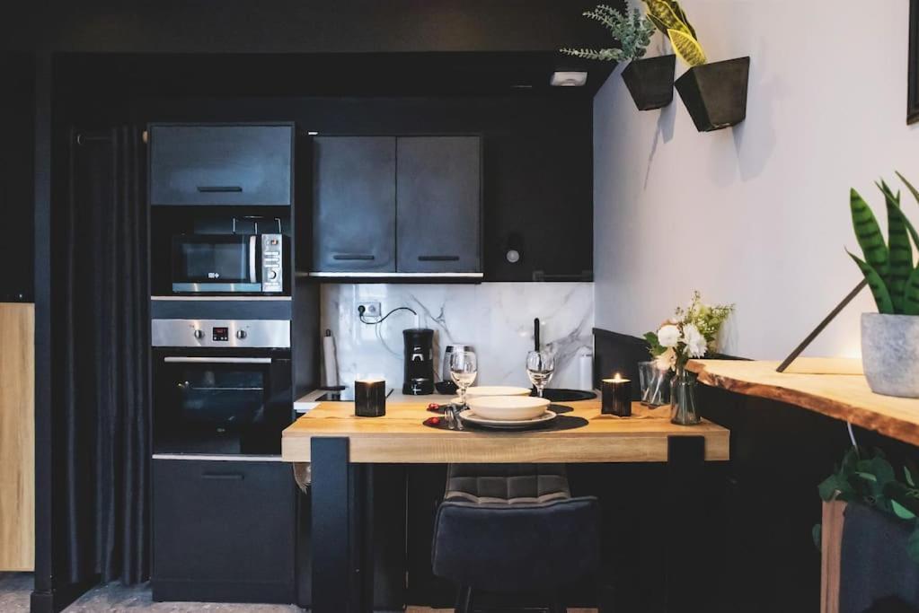 Love Room, La Douce Angevine Angers Eksteriør billede